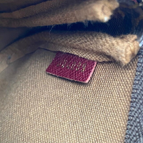 LOUIS VUITTON Mini Pochette Accessoire M63798 Accessory Pouch Monogram - Picture 9 of 10